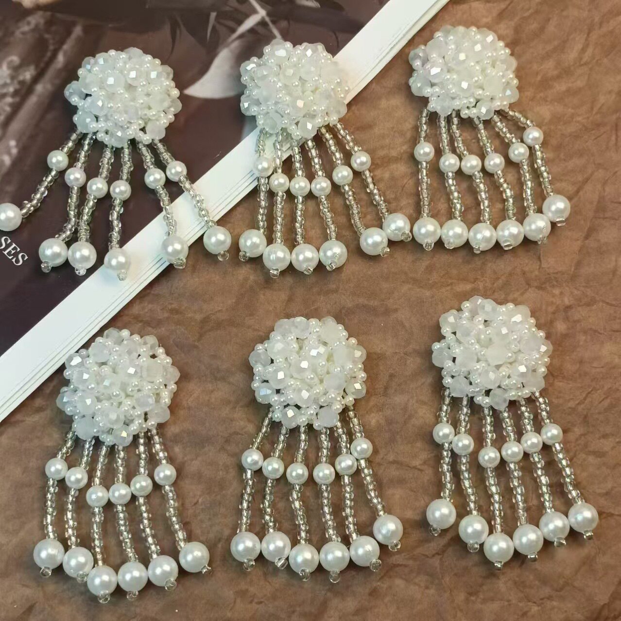 Manufacturer Wholesale Handmade Beaded Cloth Stickers Crystal Pendants Tassel Corsage Semi-Finished Wedding Shoes Toe Clothing Accessories