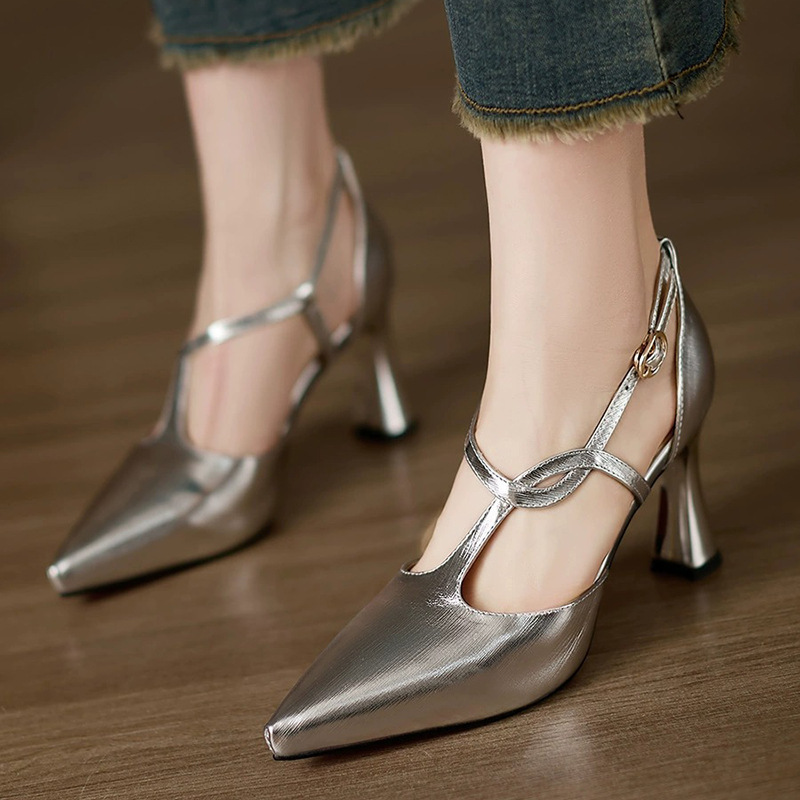 Sandal nữ mũi nhọn quai mảnh gót thô phong cách cổ điển — Màu bạc, Màu súng