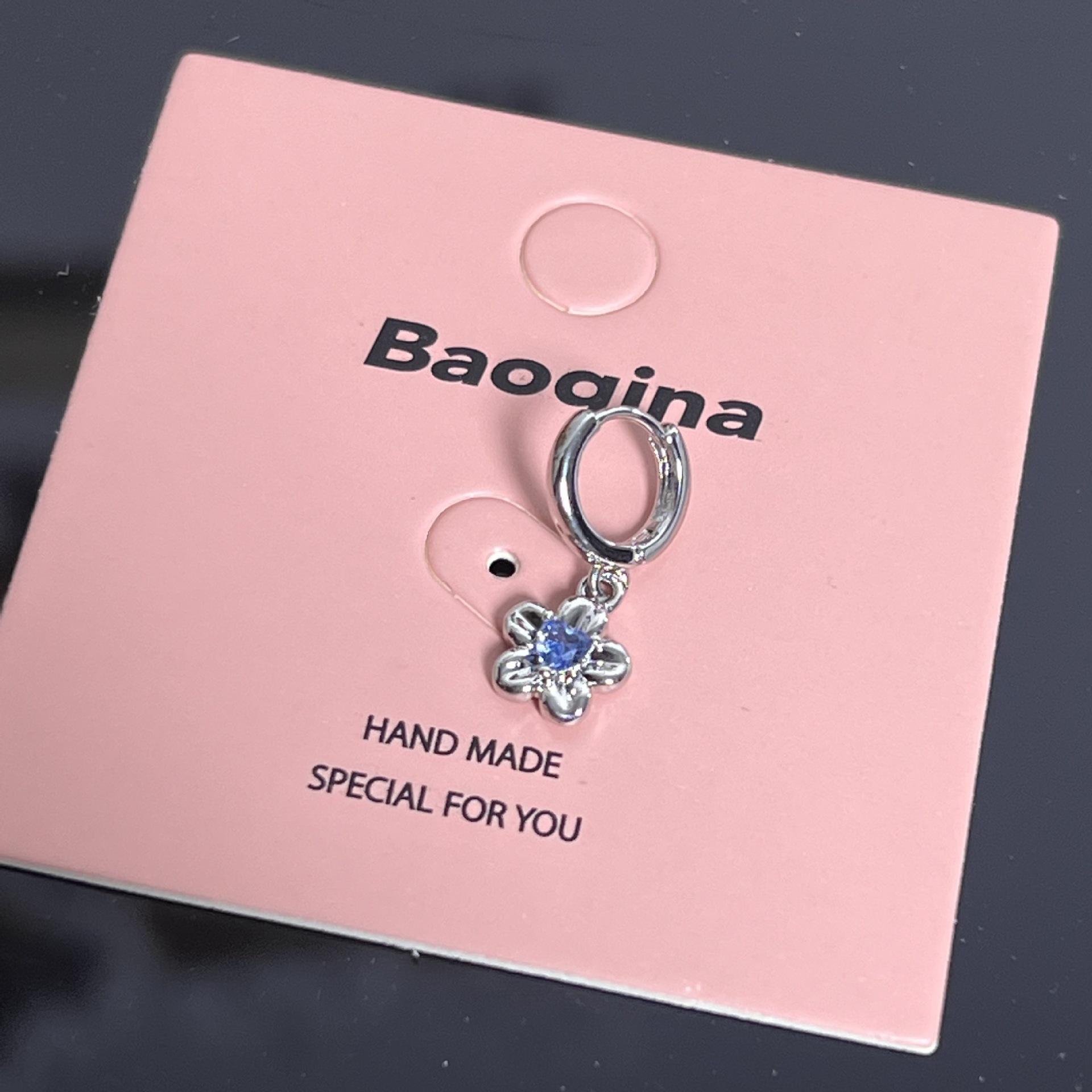 985 ブルーダイヤモンドフラワーピアス（シングル）