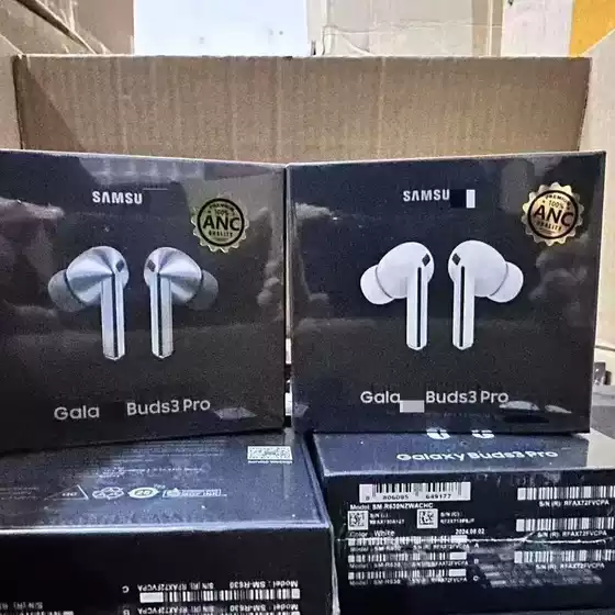 Cross-Border Foreign Trade Top-Of-The-Line Buds3 Pro Bluetooth Earphones R630, Popular Transparent Wireless Charging Noise-Canceling Earphones