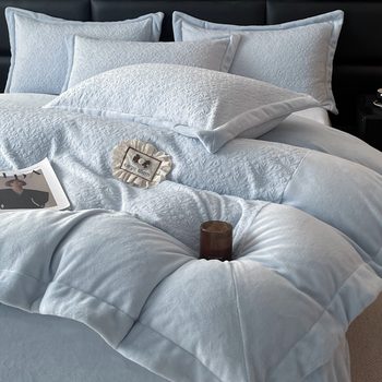 High-End Class a Fully Matte Milk Velvet Four-Piece Winter Accessible Luxury Thickeneded Carved Velvet Warm Bedding Set 4-Piece Set