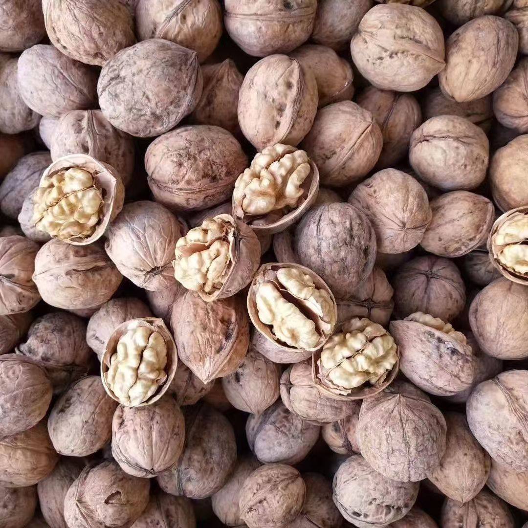 Wholesale 2025 Xinjiang Aksu Wenxu 185 Thin-Skinned Walnuts, Paper-Skinned, Loose-Packed, Hand-Picked, 1.5kg Packs, Hand-Peeled, New Crop