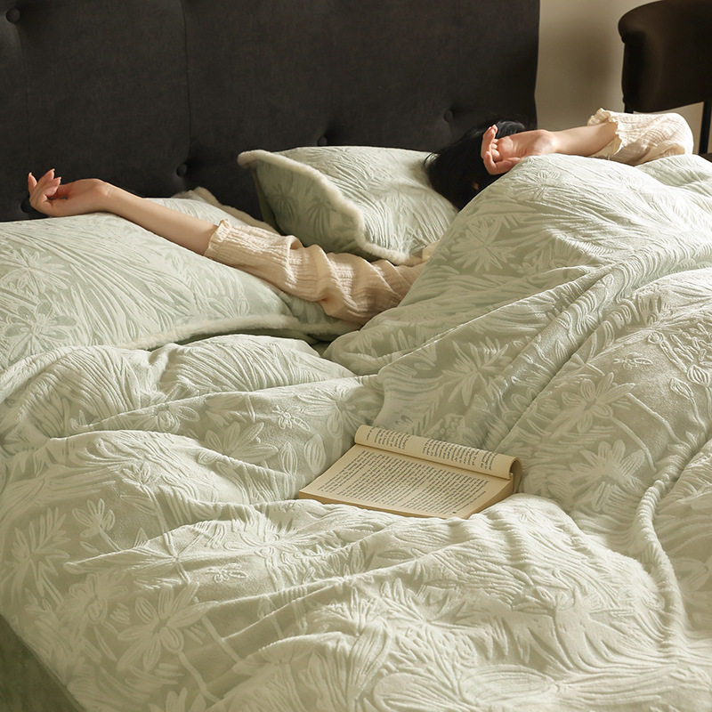 Thickened and Warm~ Carved Velvet Simple Milk Velvet Four-Piece Set French Romantic High-End Feel Winter Thickened Double-Sided Velvet