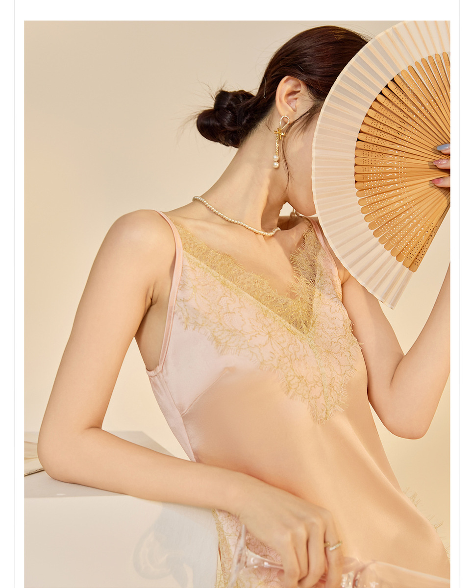 Set áo khoác cardigan dáng rộng phối váy hai dây ren gợi cảm — áo khoác màu hồng, Áo khoác mơ, váy treo