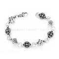 Dice bracelet
