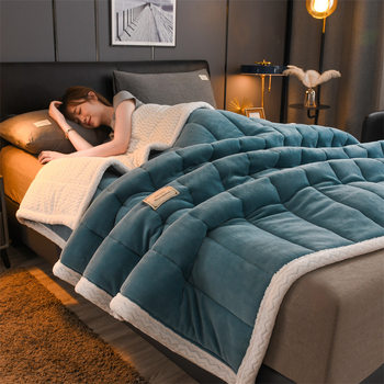 Milk velvet blanket thickened three-layer blanket single and double warm velvet blanket group purchase gift live explosion cover wholesale