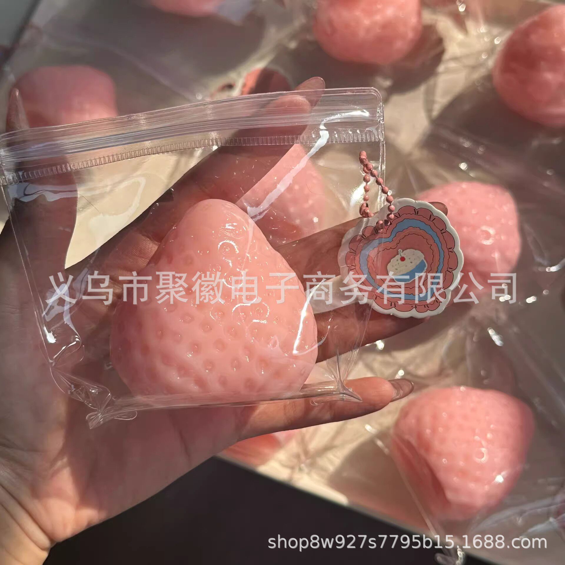 ピンクストロベリー【PVC】バッグ