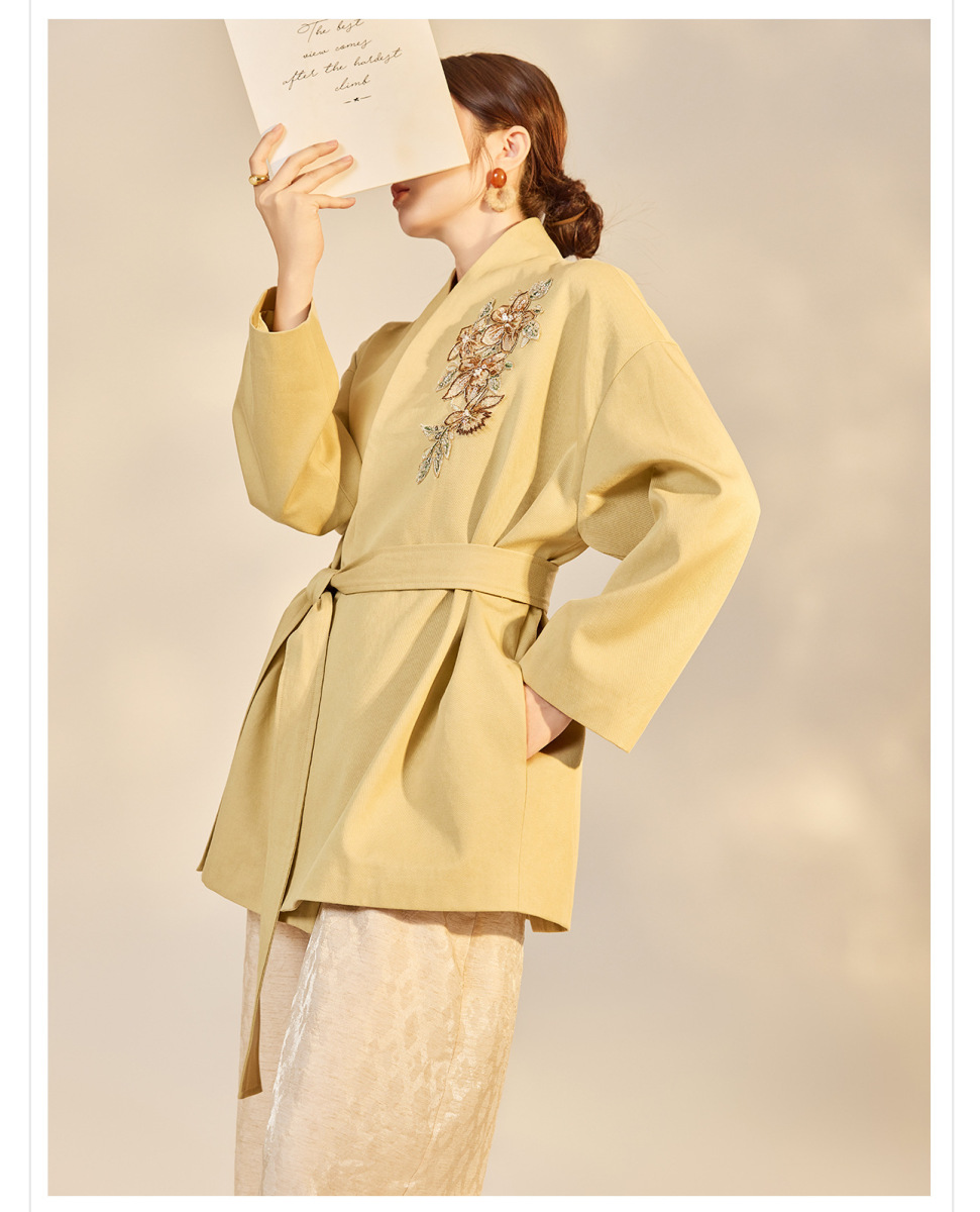 Áo khoác nữ dáng rộng thắt eo dây buộc, cổ V thêu đính hạt cao cấp — Hồng vàng (giao hàng 7 ngày)