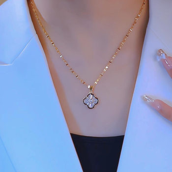 Golden titanium steel non-fading four-leaf flower necklace for women 2024 new light luxury Joker high-end sense explosion clavicle chain