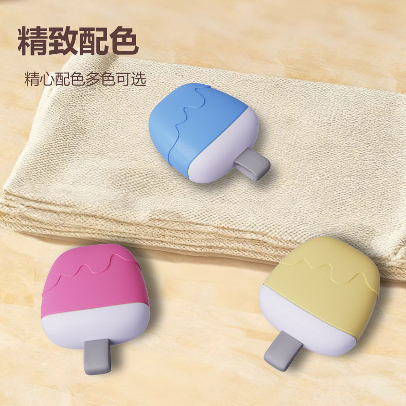 Lint Roller with Tearable Replacement Paper Roll, Macaron Color Mini Household Clothes and Hair Cleaner
