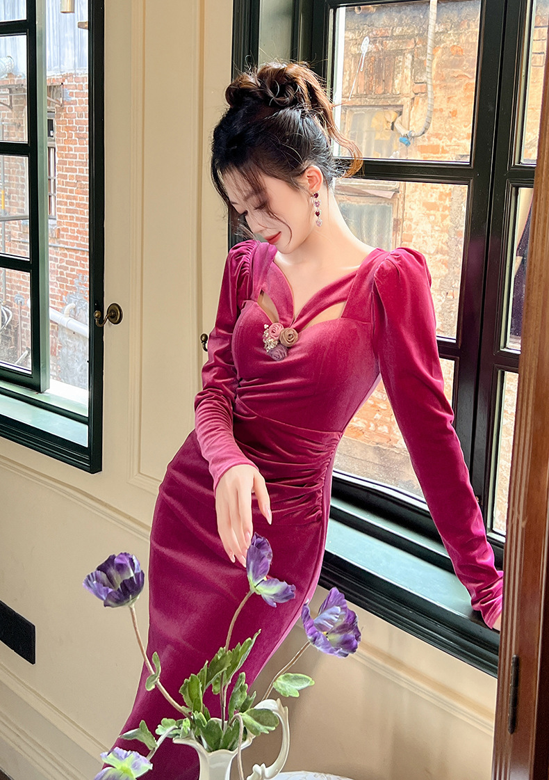 Đầm nhung ôm body cổ vuông khoét lỗ dáng dài nữ — Hoa violet