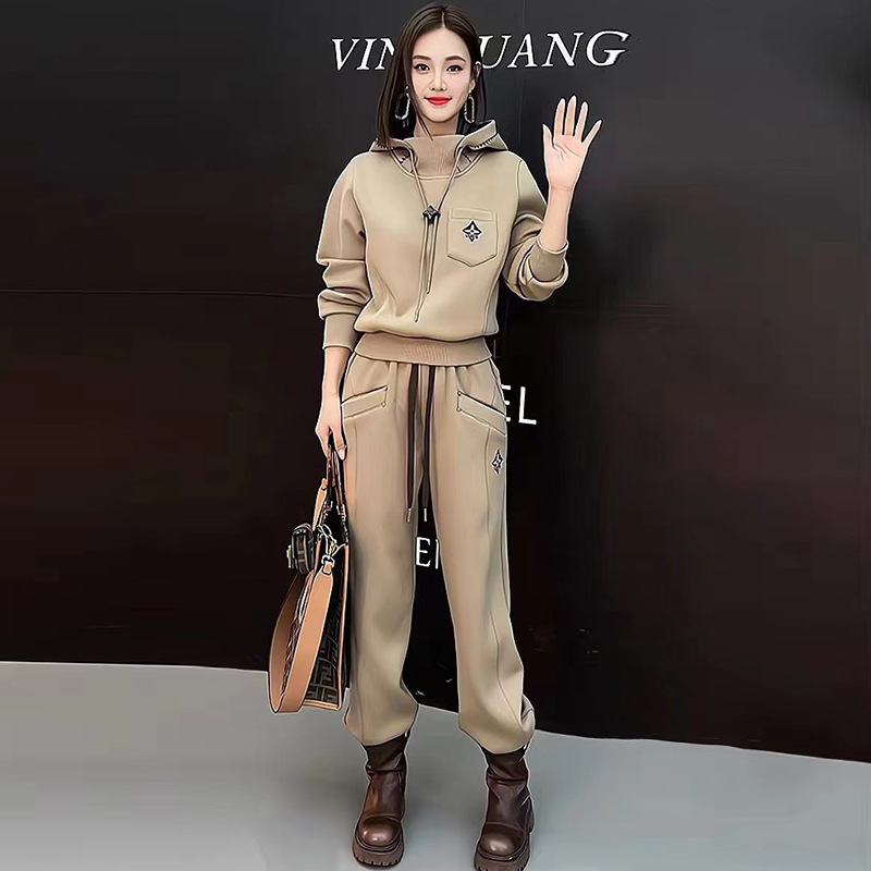 (Mới) Mã A5244 Giá 1380K: Đồ Bộ Nữ Doreic Cả Bộ 2 Món Hàng Mùa Xuân Thu Đông Dày Ấm Trông Trẻ Hơn Tuổi Thời Trang Nữ Chất Liệu G04 Sản Phẩm Mới, (Miễn Phí Vận Chuyển Toàn Quốc).
