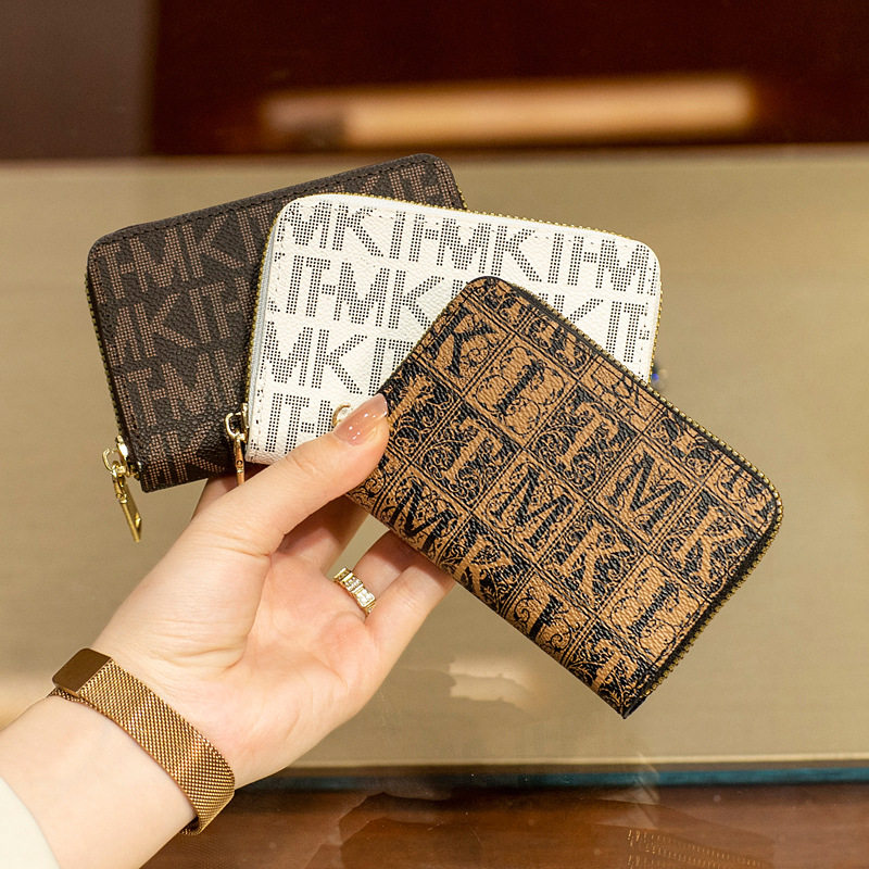 Taoyin*2024 New European and American Elegant Retro Letter Print Small Card Bag Girls Small and Easiest for Match Coin Purse