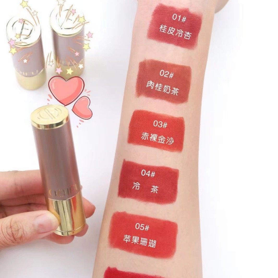 Soft Matte Color-Holding Suit Lipstick, Long-Lasting, Waterproof, Sweat-Proof, Non-Fading, Chestnut Color Lipstick for Mothers
