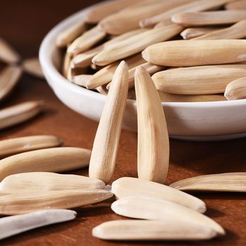 Authentic Xinjiang Specialty Seeds, Long and Fine White Toothpick Melon Seeds, Casual Original Flavor, Freshly Roasted