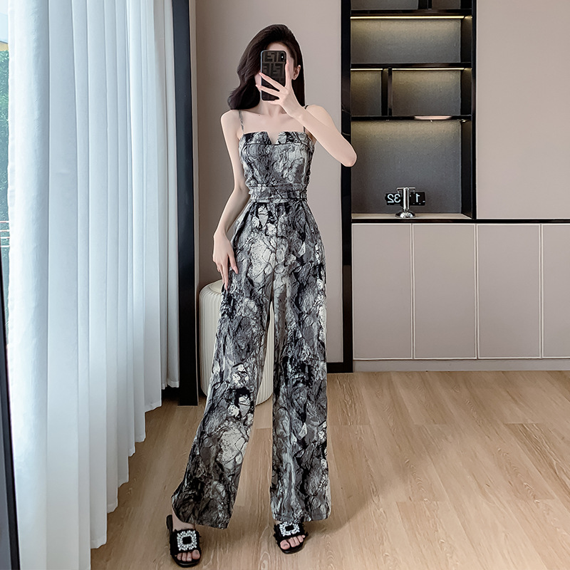(Mới) Mã B1209 Giá 740K: Áo Hai Dây Nữ Guryt Hàng Mùa Hè Họa Tiết Hoa Hai Dây Hở Vai Thời Trang Nữ Chất Liệu G02 Sản Phẩm Mới, (Miễn Phí Vận Chuyển Toàn Quốc).
