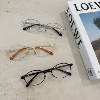 Women's Plain Small Frame Glasses Can be Equiped with Myopic Ins Nerd Retro Face Showing Small Tape Anti-Blue Light Glasses Frame