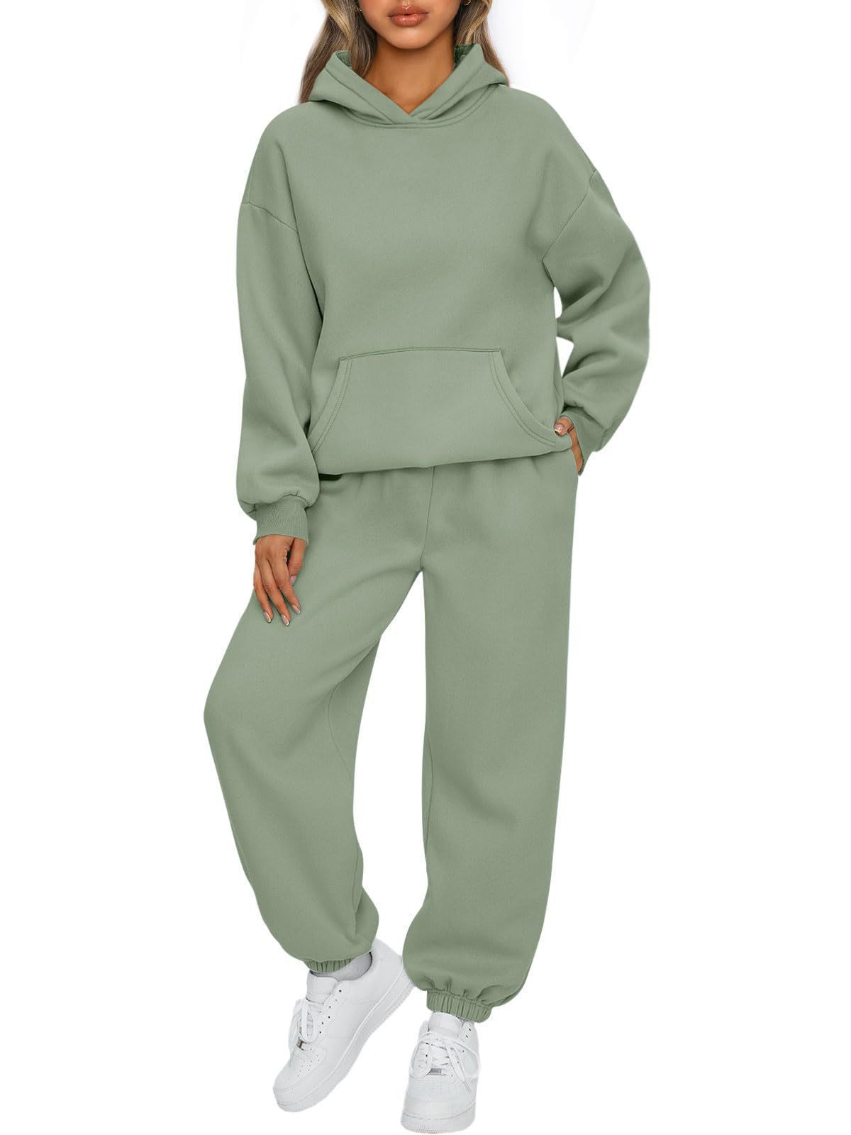 Casual Sports Hoodie and Jogger Set Solid Color Pocket Design Comfortable Fit Autumn Winter Collection Wholesale