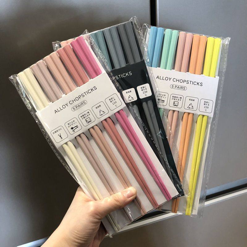 High-value Color Chopsticks Household One-person Chopsticks Pink Girl Heart Macaron High Temperature Resistance Mold-proof Alloy Chopsticks y