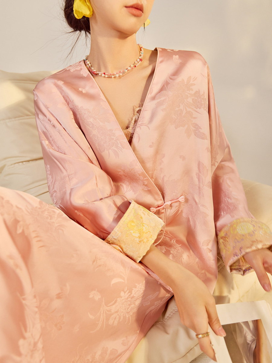 Bộ đôi áo khoác dệt jacquard hai mặt cài khuy kèm váy hai dây ren satin dài — Áo khoác dệt jacquard (giao hàng trong 7 ngày), Váy hai dây (giao hàng trong 7 ngày)
