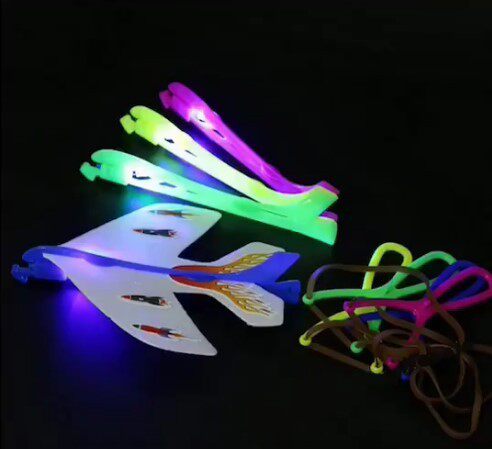 网红夜市热卖七彩发光手镯摆地摊货源义乌儿童玩具批发地推小礼品