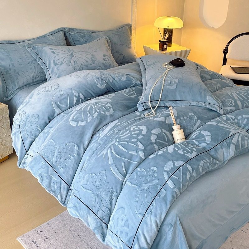 Light Luxury Carved Milk Velvet Four-Piece Set, Winter High-End High-Weight Thickeneded Warm Bed Sheetss, Quilt Covers and Fitted Bed Sheetss