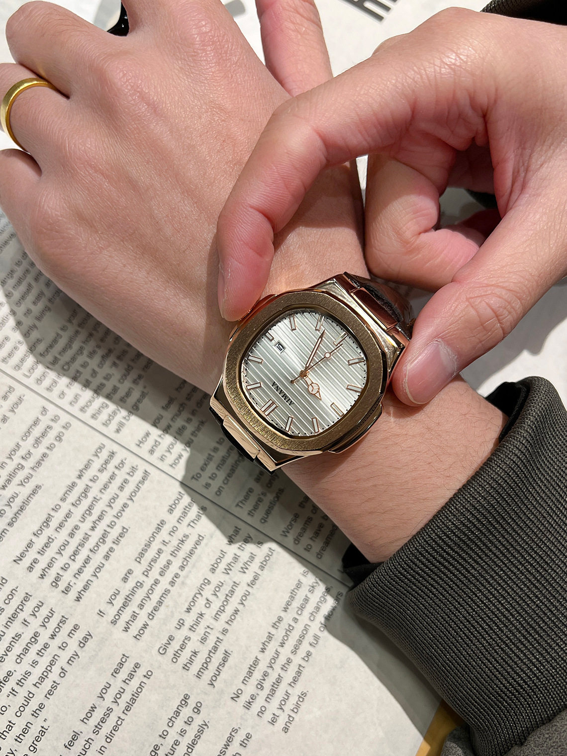 O1CN01IrdNlI1Z6v5CX3Jw8 !!2219695973146 0 cib