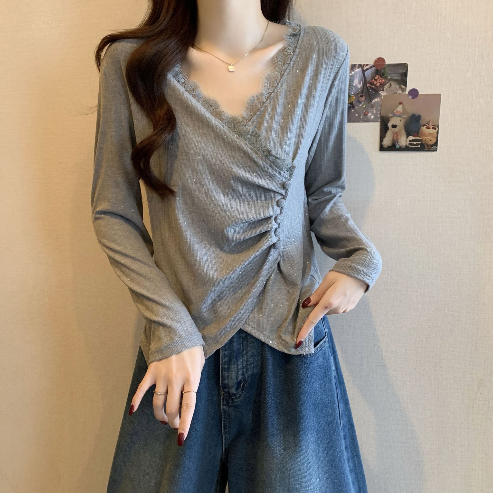 Plus Size Lace Patchwork Sequin V Neck Long Sleeve T Shirt Loose Fit Irregular Hem Spring Fashion Wholesale Available