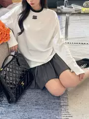 In Stock Miu Brand Black and White Contrast Long-Sleeve High-Quality Celebrity Style Base Tee Pullover with Wholesale Dropshipping Available