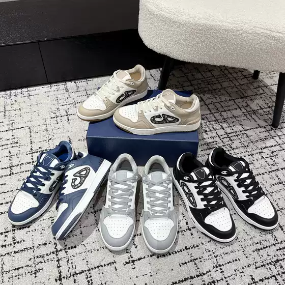 Foreign Trade B57 Couple Casual Shoes with Embroidered Letters, Round Toe, Low-Top, Lace-Up, Flat-Soled Skateboard Sneakers, Casual and Fashionable