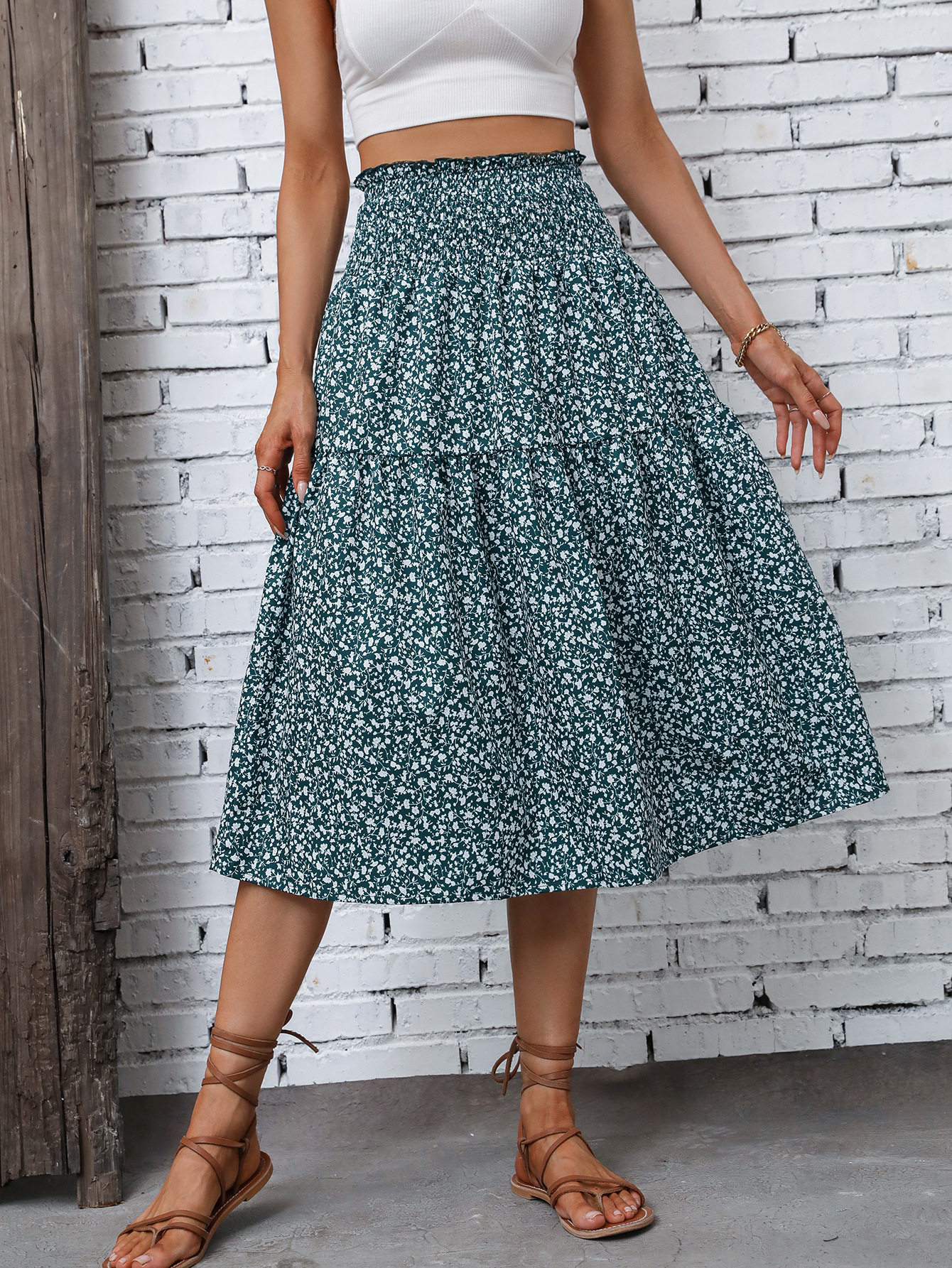 Floral Print Midi Skirt Summer Fashion Lightweight Fabric Stylish Design Perfect for Casual Outings Wholesale