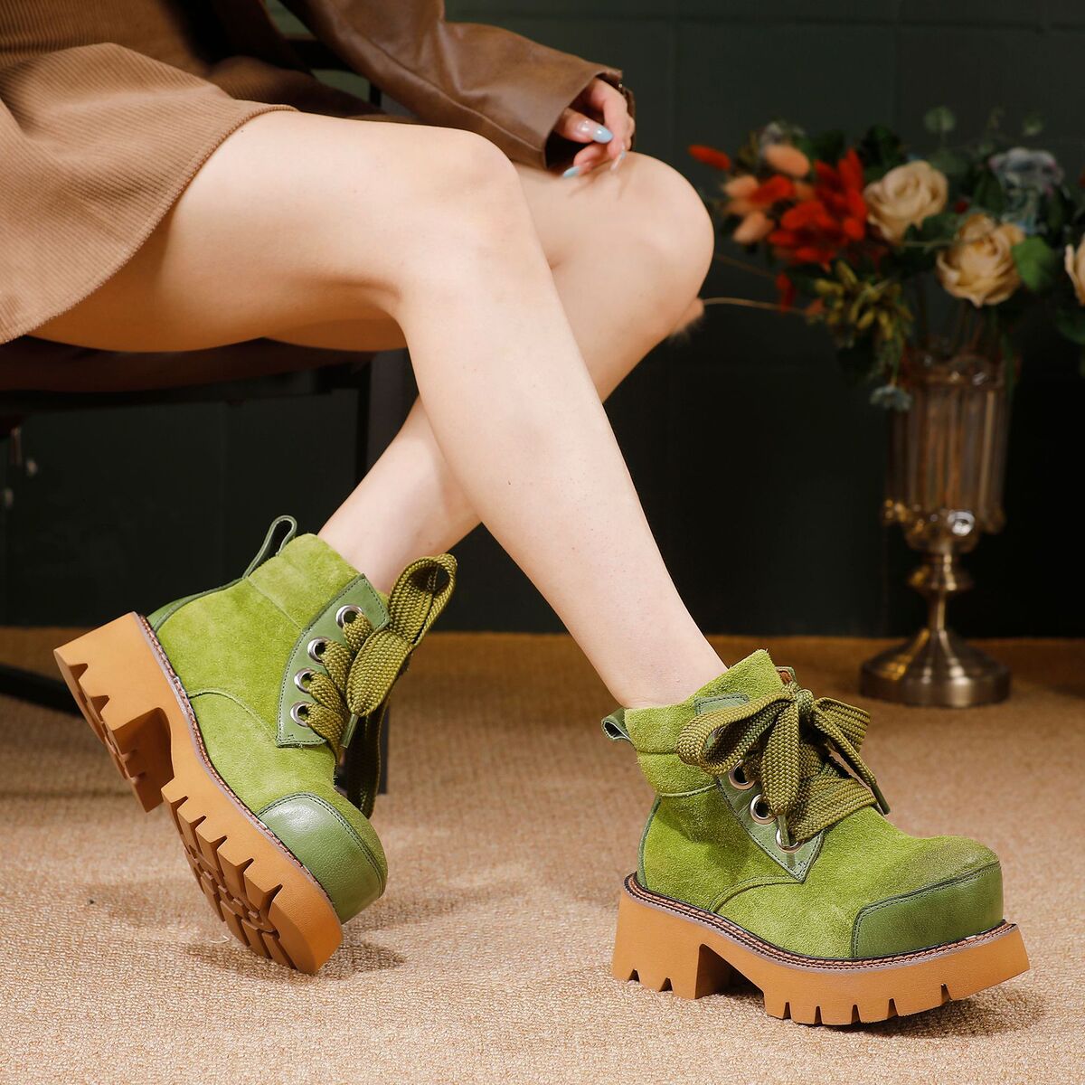 Boot Martin nữ da bò thật buộc dây mũi tròn gót vuông — màu xanh lá cây, nâu