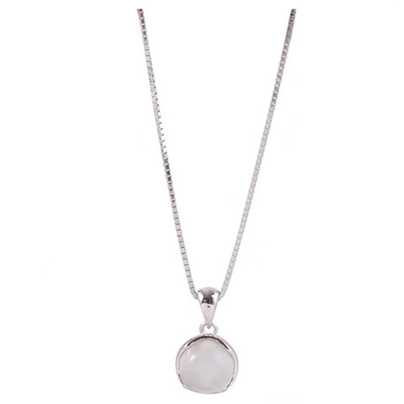 Japanese and Korean Style White Chalcedony Round Pendant Necklace Can Be Worn by Both Sides, Clavicle Chain, Fashionable Short Women's Neck Necklace