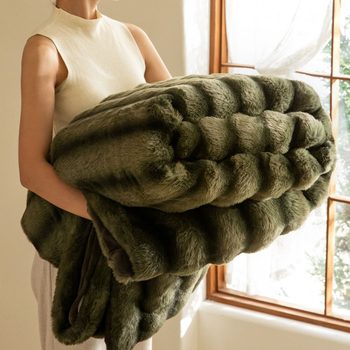 Winter Accessible Luxury Class a Super Soft Rabbit Blanket Thickeneded Warm Tuscan Sofa Blanket Single and Double Lunch Break Blanket