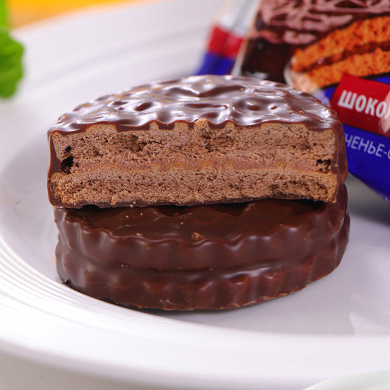 Wholesale Imported Kangji Chocolate Hazelnut Sandwich Snacks Office Meal Replacement Small Package Sandwich Biscuits in Bulk