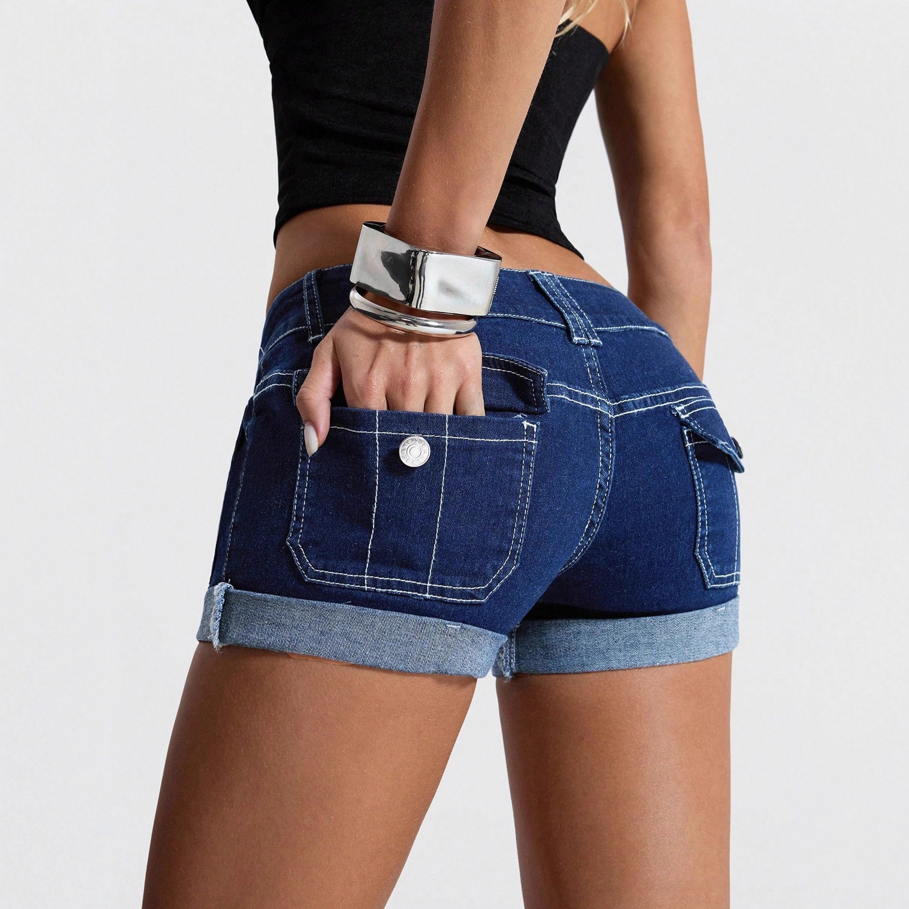 Low Waist Stretch Denim Shorts for Women Casual Style with Pockets Versatile Everyday Wear Wholesale Available