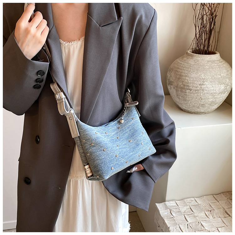 O1CN01JARjLN1yV4GUrob3Z !!2212088006583 0 cib