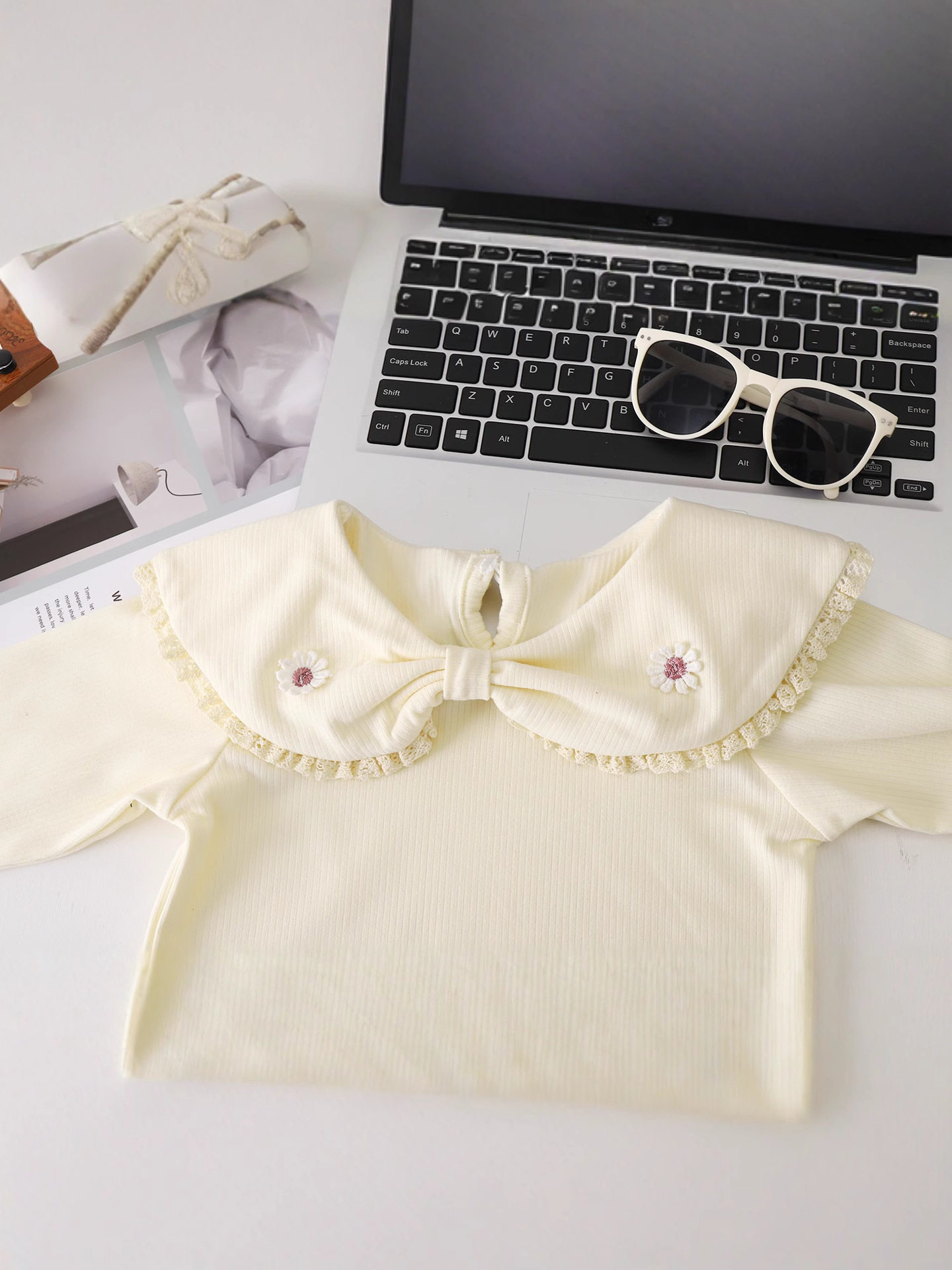 New Autumn Girls' Doll Collar German Fleece Top, Stylish Undershirt, Lace-Trimmed Versatile Base Layer