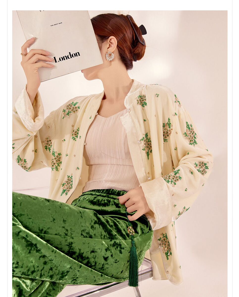 Áo sơ mi nữ lụa tơ tằm cổ đứng cài khuy kiểu cardigan thêu hoa — Dương Tây Đỏ (Giao Hàng Ngay)