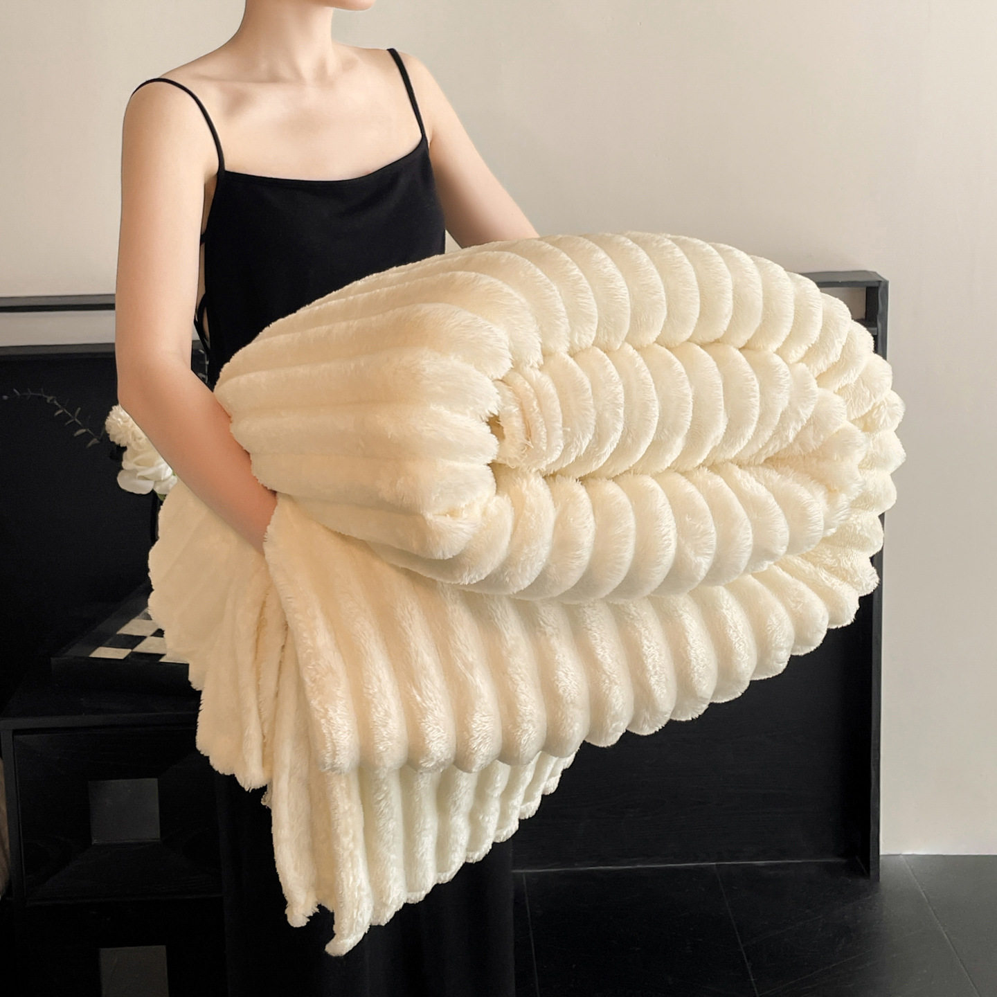 Rabbit Plush Blanket Winter Thickened Coral Velvet Blanket Flannel Office Nap Blanket Sofa Small Blanket Cross-Border Product