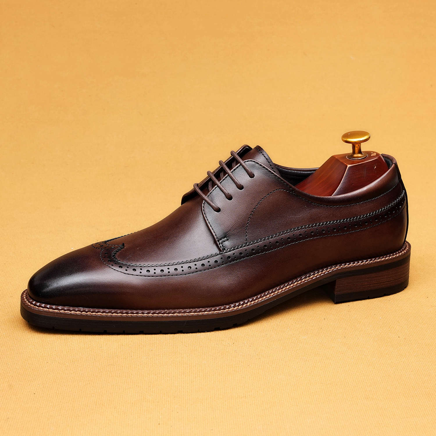 Giày Tây Brogue Nam Da Thật Chiều Cao Đế Khoảng 3cm Màu Đen, Nâu