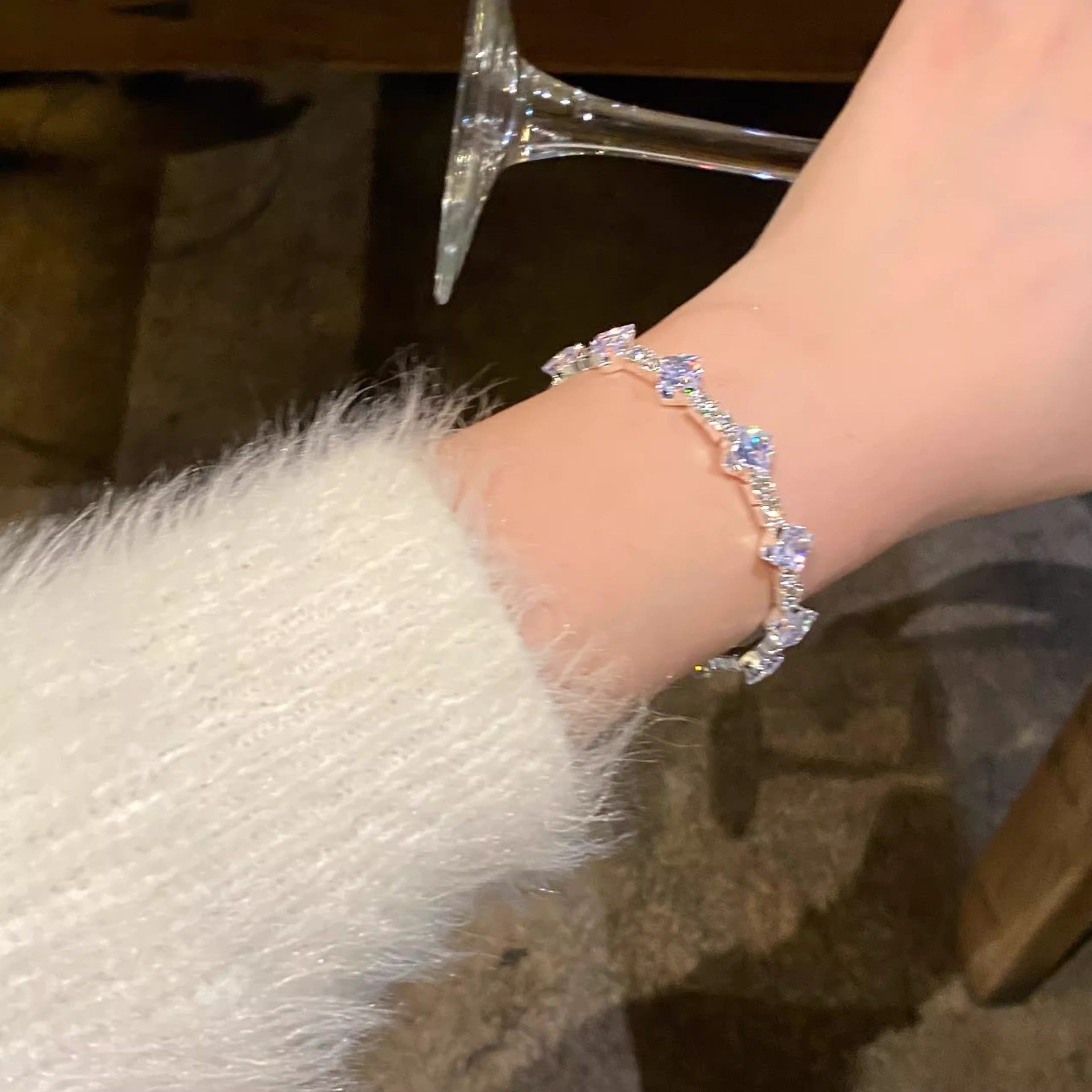 Super Flash Zircon Bracelet Women's Light Luxury Exquisite Niche High-end French Bracelet Crystal Flash Diamond Design Hand Jewelry