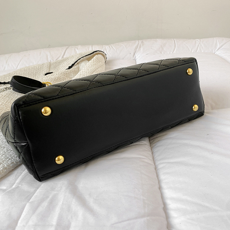 New Summer Live Broadcast Popular One-Shoulder Quilted Chain Large Capacity Simple Fashion Women's Bag 14 O1CN01JShhTg1Lhe4wu1OiK !!2214150501331 0 cib