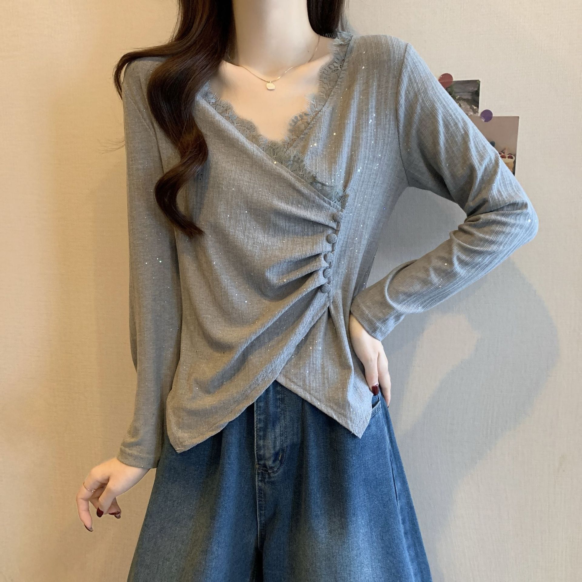 Plus Size Lace Patchwork Sequin V Neck Long Sleeve T Shirt Loose Fit Irregular Hem Spring Fashion Wholesale Available