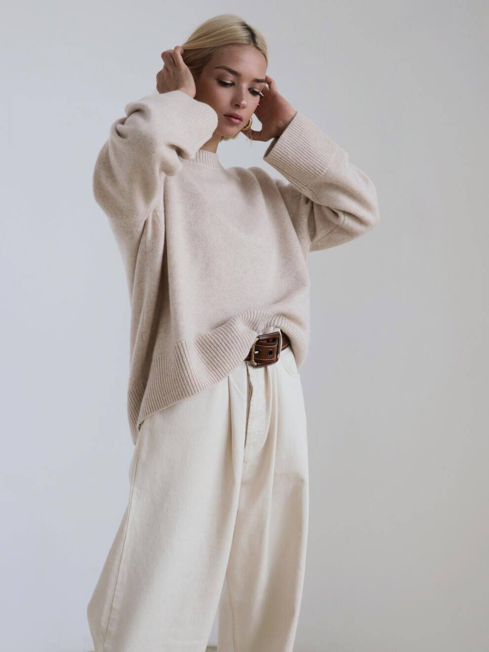Womens Knit Sweater Round Neck Loose Fit Solid Color Autumn Winter Fashion Wholesale Available