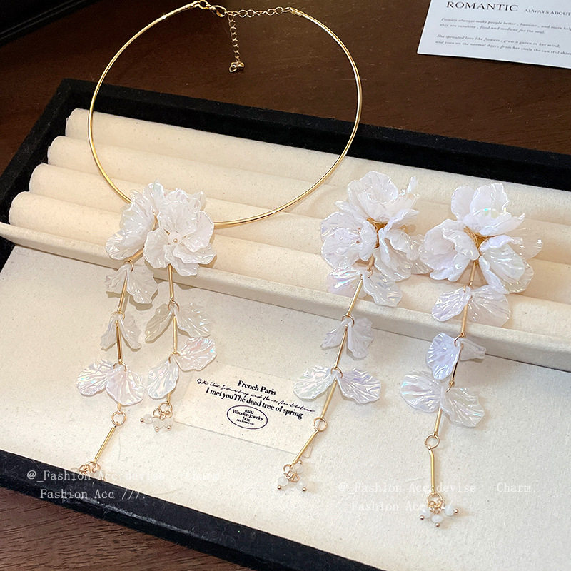 European and American Cross-border Simple Flower Tassel Collar Sweet Fashion Design Necklace Light Luxury High-end Temperament Jewelry for Women