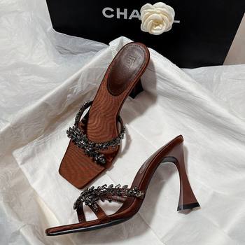 Cross-Strap Rhinestone High Heels 2025 New Crystal Chain Square Toe Open-Toe Horseshoe Heel Stunning Sandals for Women