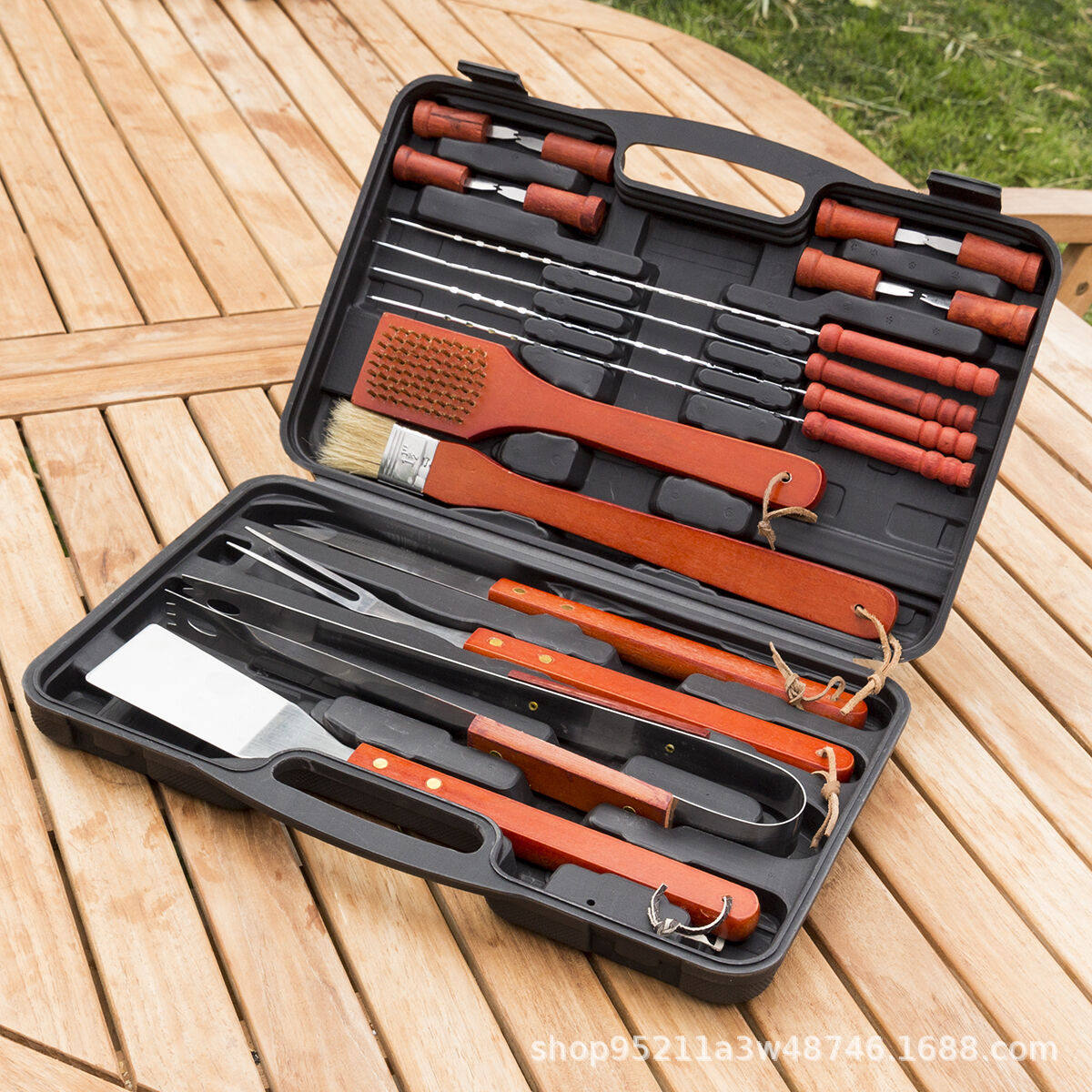 Amazon Stainless Steel Wooden Handle Outdoor Camping Baking Tool suit Plastic Rubber Box 19-Piece Combination BBQ Tool