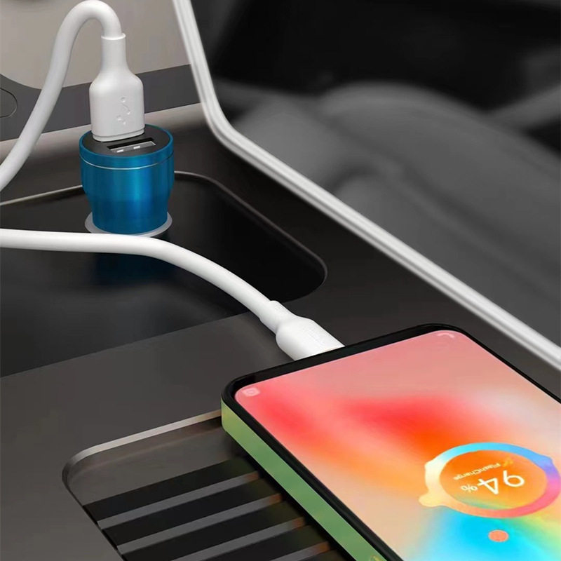 Red fruit GA12 car charger dual USB metal fast charge 2.4A car charger mobile phone Universal