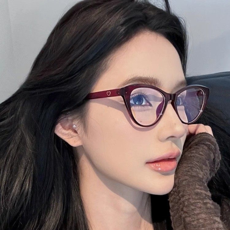 2025 Cat-Eye Glasses for Women, High-End Peach Heart Black Frame, Plain Large Frame for Women, Can Be Equipped with Prescription Frames to Prevent Blue Light